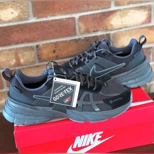 Nike V2K Run GTX 🔥 Gore-Tex Black Iron Grey Athletic Shoes FZ2622-001 Size 7.5